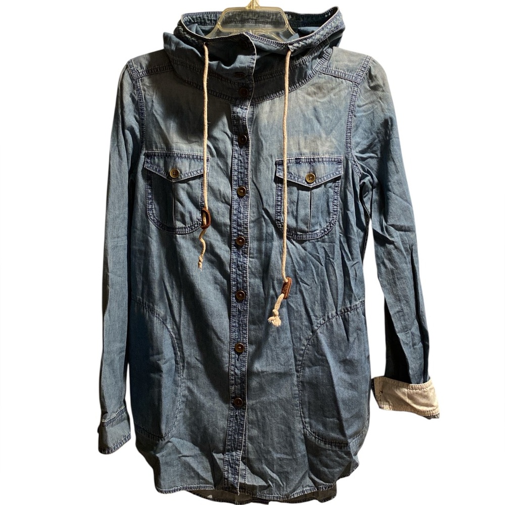 Holding Horses Blue Denim Hooded Button Down Long Sleeve Shirt with Pockets